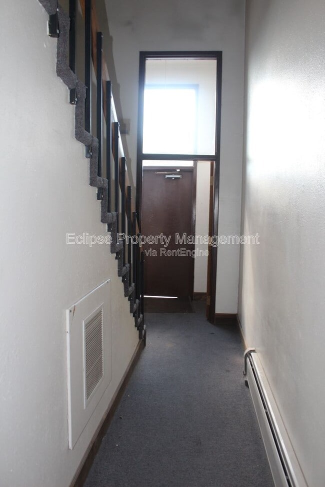 Building Photo - 502 Bell Ct