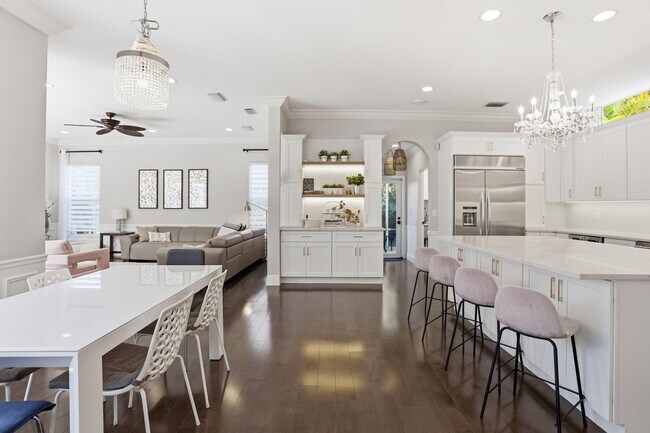 Building Photo - 375 SW 16th St