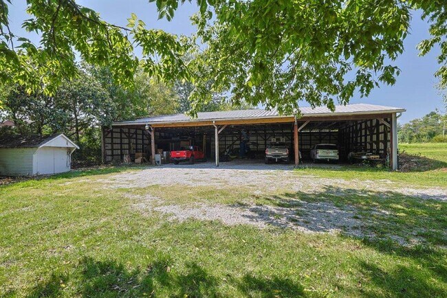 Building Photo - 8047 Bethany Rd