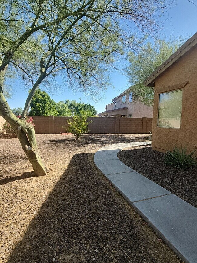 Building Photo - "Charming 3-Bed with 2 Full Baths and 2,162 Sq Ft of Comfort in Vistancia Village Peoria, AZ!"