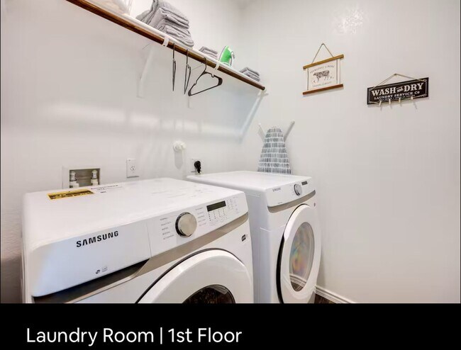 Building Photo - First Time Rental! 4 Bedroom 2 1/2 Bath ~M...