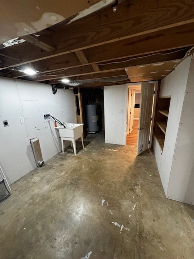 Building Photo - Home for Rent in Middle of Johnson City!