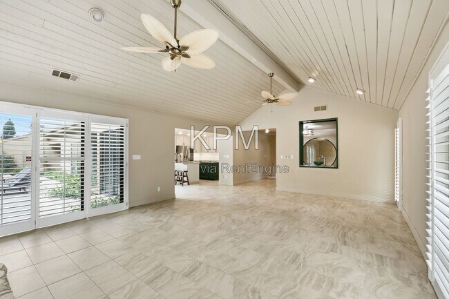 Building Photo - 3342 Cove Cir