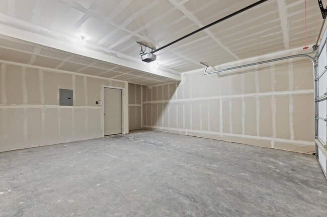 Building Photo - NT 3370