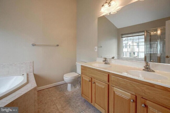 Building Photo - 9611 Normanton Way