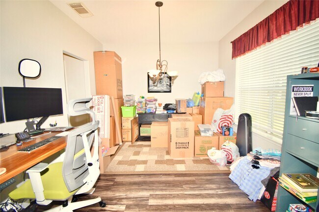 Building Photo - 10403 Village Lake Dr