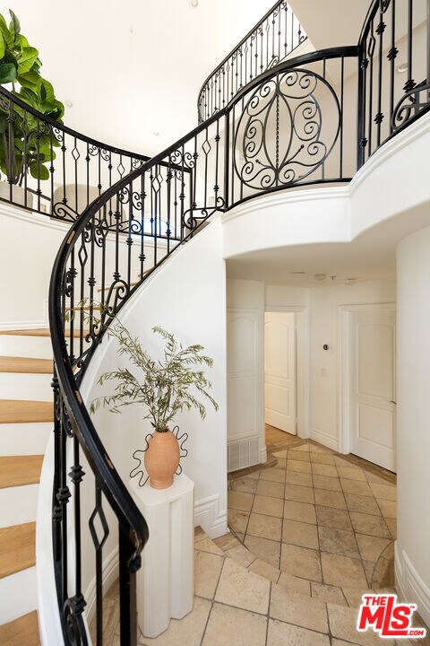 Building Photo - 911 7th St