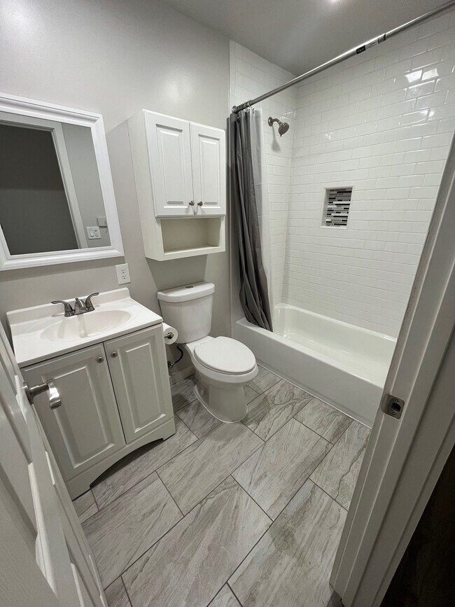 Building Photo - 316 Hardister Dr