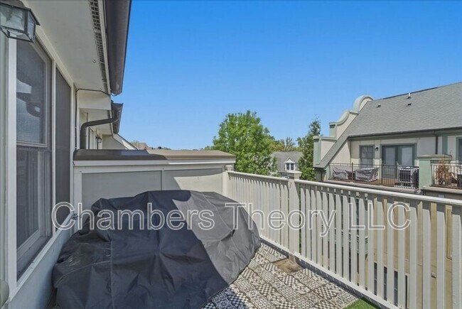 Building Photo - 2735 Linden Ln