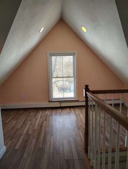 Building Photo - 298 Main St