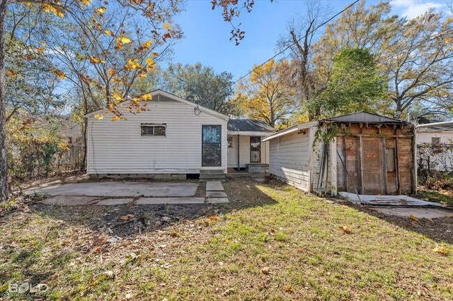 Building Photo - 2754 Lakehurst Ave