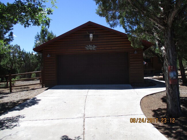 Building Photo - 1561 Mustang Run
