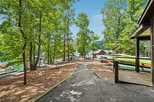 Building Photo - 64 Paddock Wy