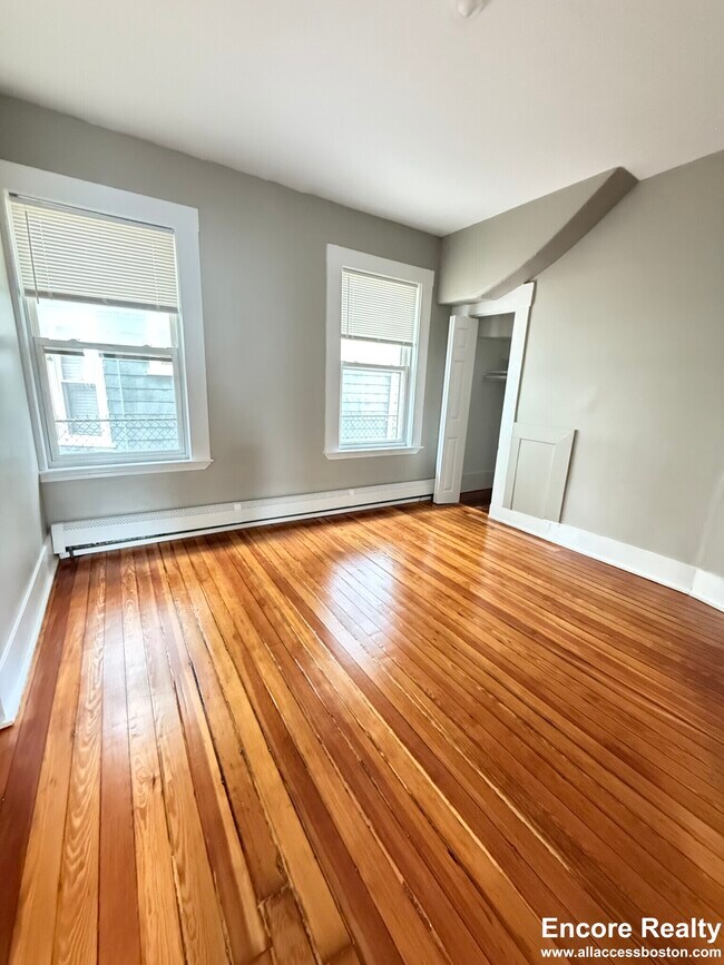 Building Photo - 6 Bowdoin Park