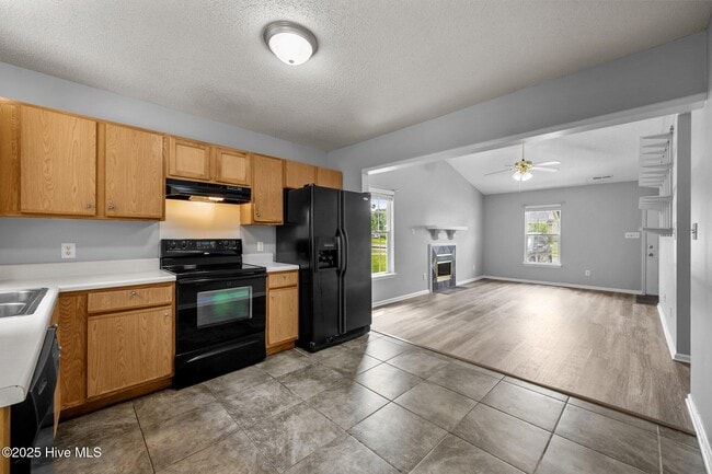 Building Photo - 1087 W Pueblo Dr