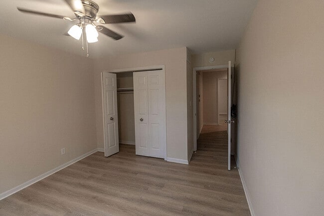 Building Photo - 1915 Mirtle Grove Ct