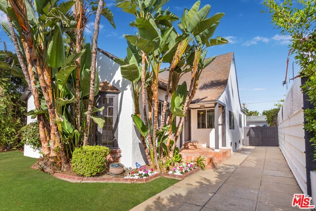 Building Photo - 6431 Maryland Dr