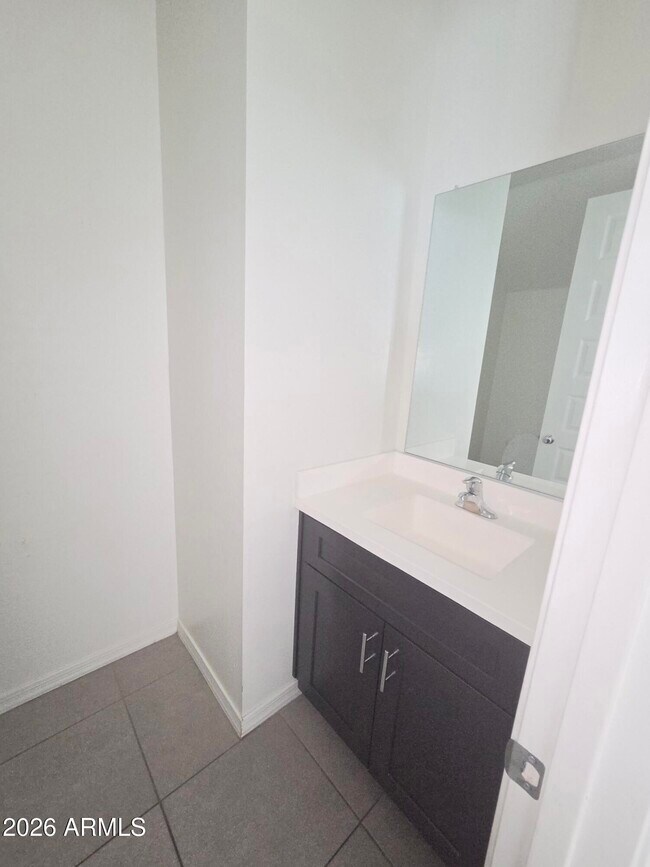 Building Photo - 221 E Balsam Dr