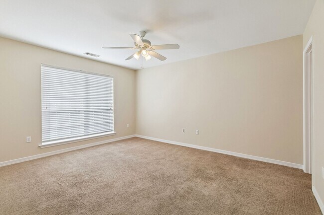 Building Photo - 102 Covington Meadow Cir