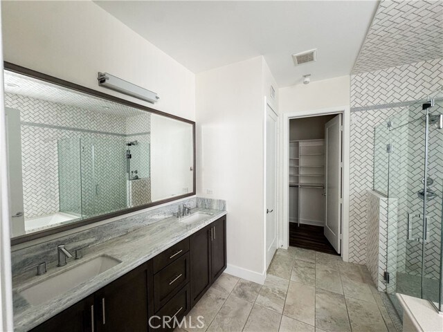 Building Photo - 12705 Bluff Creek Dr
