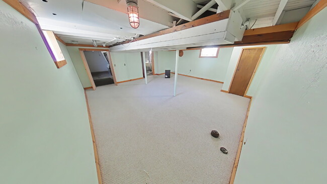 Building Photo - "3-Bed Home with Gleaming Hardwood Floors ...