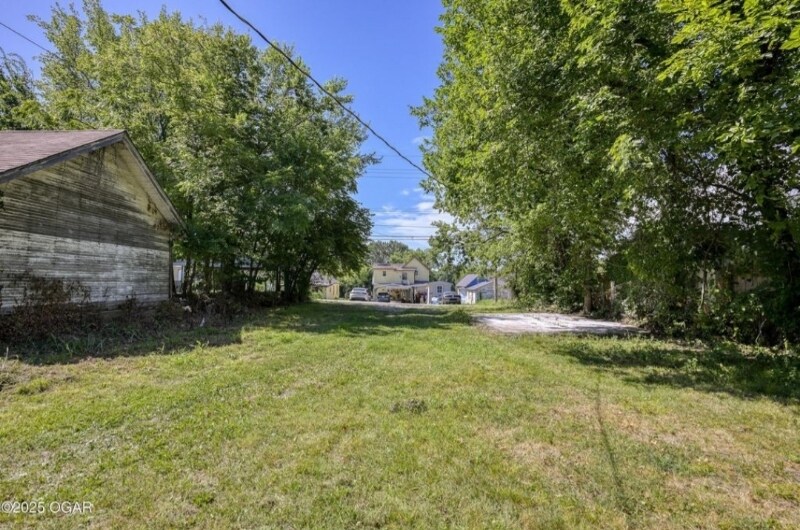 Building Photo - 912 Olive St