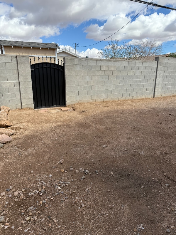 Building Photo - 2237 Davis Ave