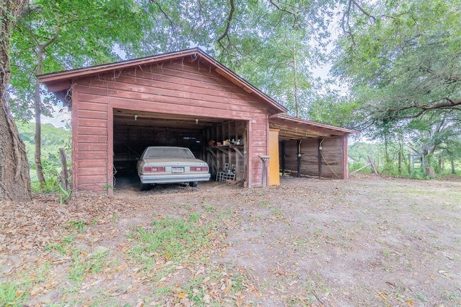 Building Photo - 11290 FM 1484 Rd