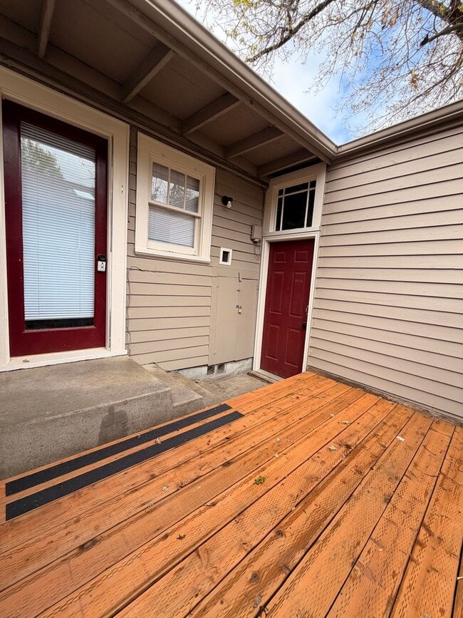 Building Photo - Corner lot 2-bedroom Bungalow