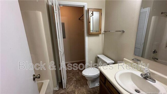 Building Photo - 1800 Tryon Dr