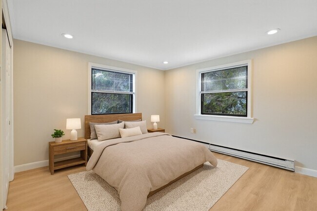 Building Photo - 51 Lynde St