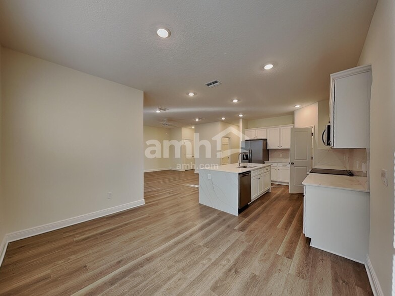 Building Photo - 4851 Rio Grande Cv