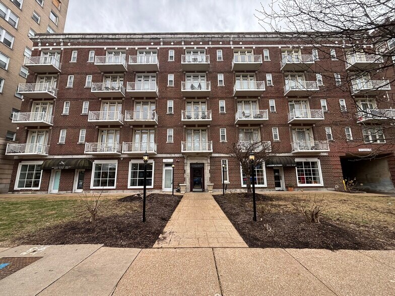 Building Photo - 5316 Pershing Ave