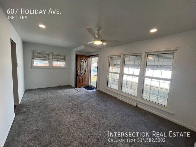 Building Photo - 607 Holiday Ave