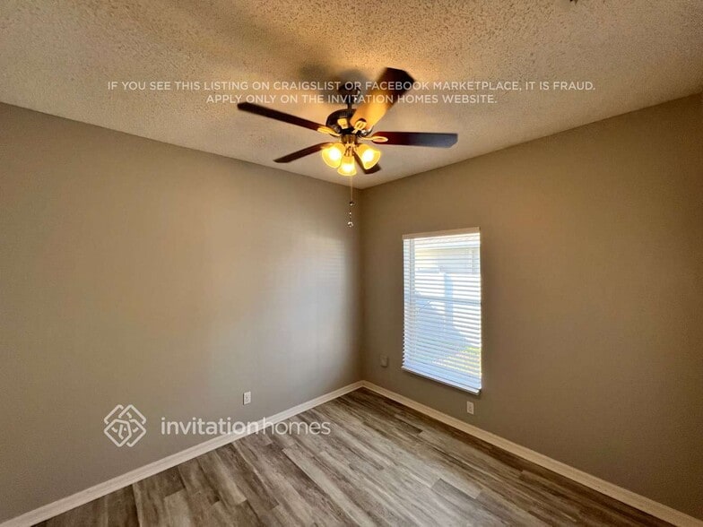 Building Photo - 1385 SE Proctor Ln