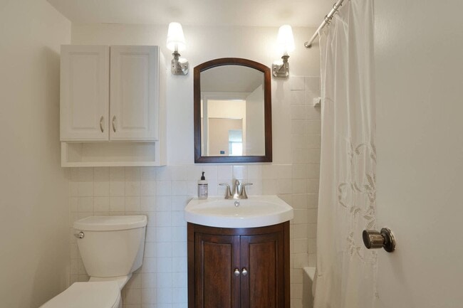 Building Photo - Luxury and fully updated studio in America...