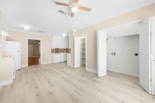 Building Photo - 1324 Allston St