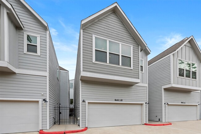 Building Photo - 847 Rachel St