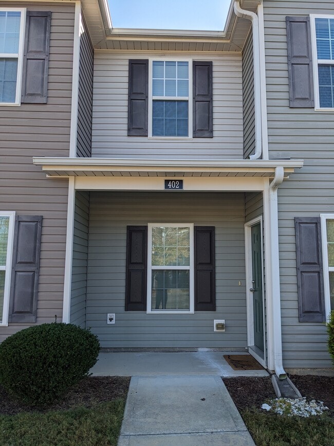 Building Photo - 2 Bedroom, 2.5 Bath Townhome in Creedmoor, NC