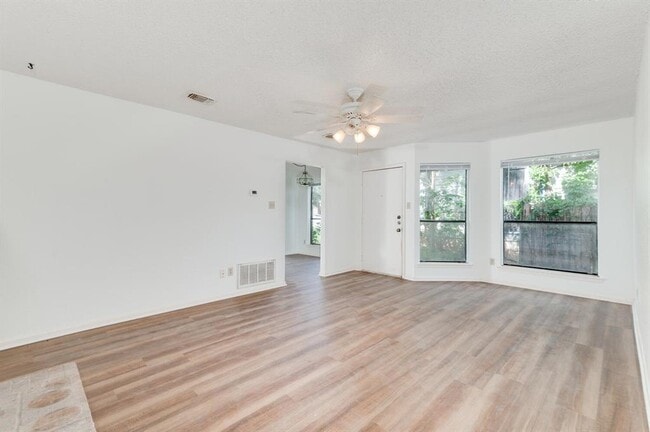 Building Photo - 13341 Water Oak Ln