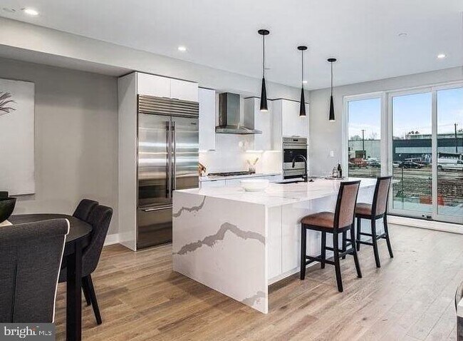 Building Photo - 2102 Kimball St