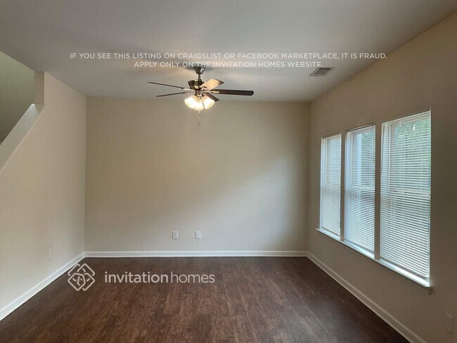 Building Photo - 319 Village Broad St