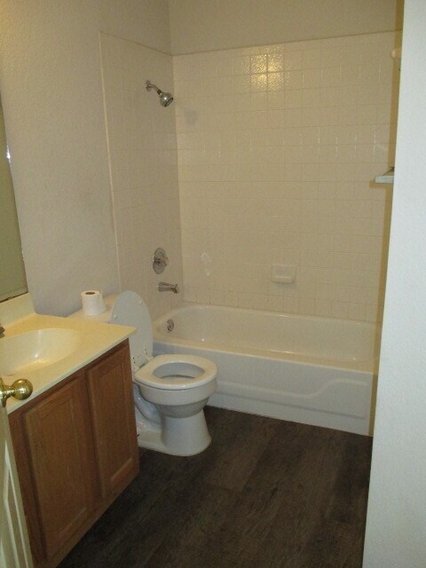 Building Photo - 9401 Bradner Dr