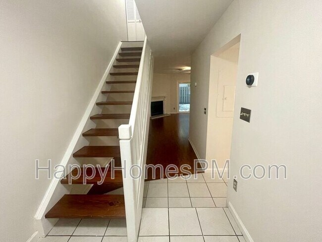 Building Photo - 1125 Monaco Dr