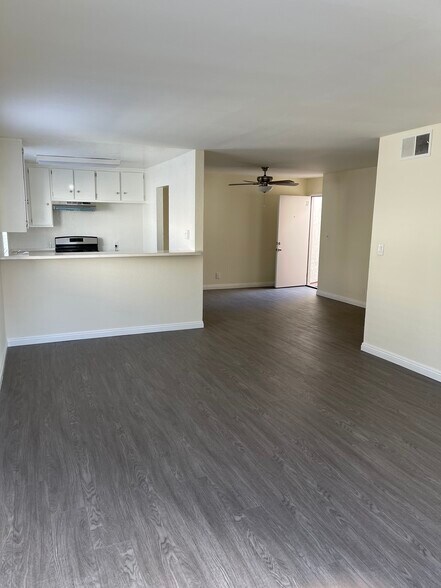 Building Photo - 4453 Woodman Ave