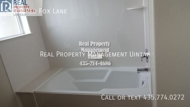 Building Photo - 449 Redfox Ln