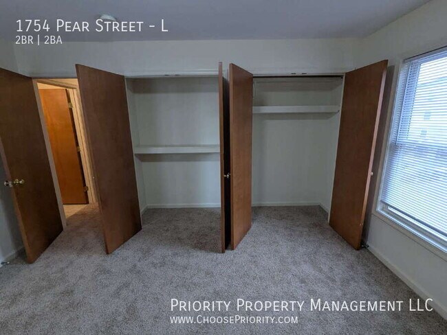 Building Photo - 1754 Pear St