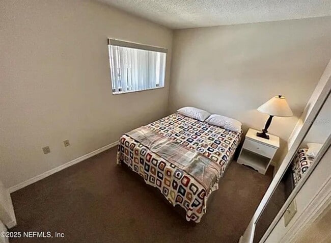 Building Photo - 1162 Carmel Cir