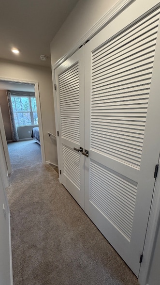 Building Photo - 109 Packett Ct