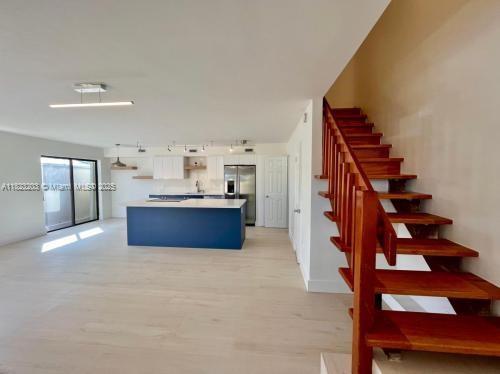 Building Photo - 15807 SW 90th Ct